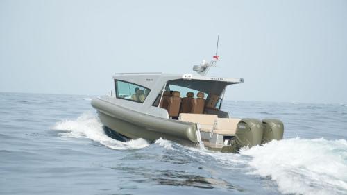 Vedanta Boat: High-Speed Luxury Charter