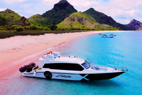 Zikita Private Boat Charter - Komodo Islands